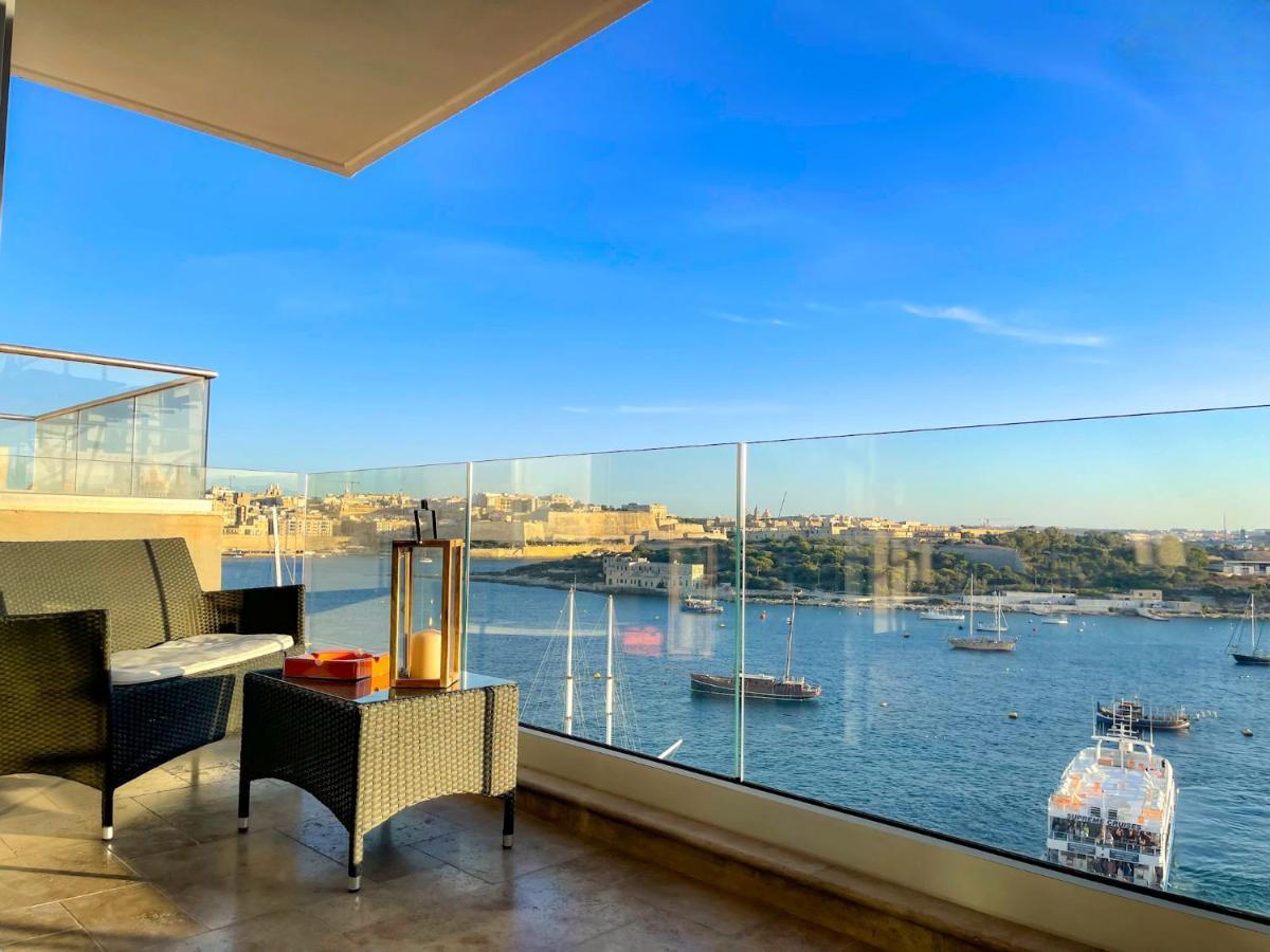 Unique Seafront Triplex Penthouse With Panoramic Bedroom & Rooftop Jacuzzi Overlooking Valletta Sliema Exteriör bild