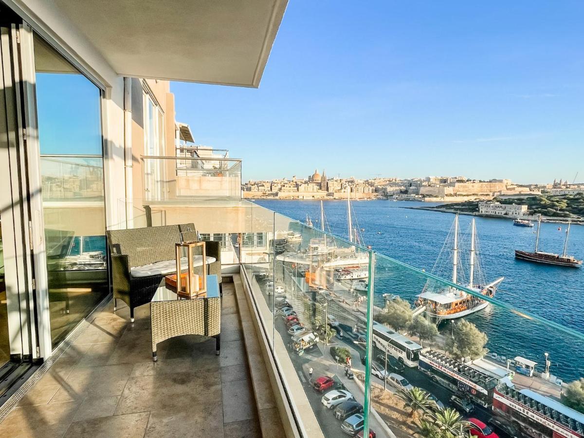 Unique Seafront Triplex Penthouse With Panoramic Bedroom & Rooftop Jacuzzi Overlooking Valletta Sliema Exteriör bild