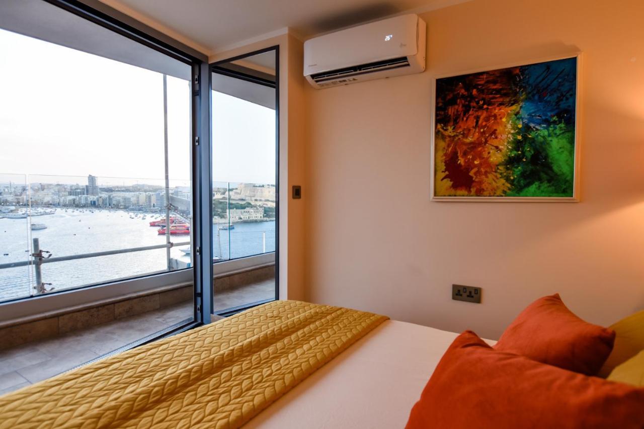 Unique Seafront Triplex Penthouse With Panoramic Bedroom & Rooftop Jacuzzi Overlooking Valletta Sliema Exteriör bild