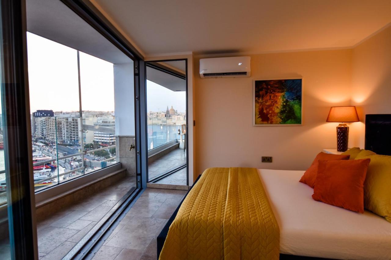 Unique Seafront Triplex Penthouse With Panoramic Bedroom & Rooftop Jacuzzi Overlooking Valletta Sliema Exteriör bild