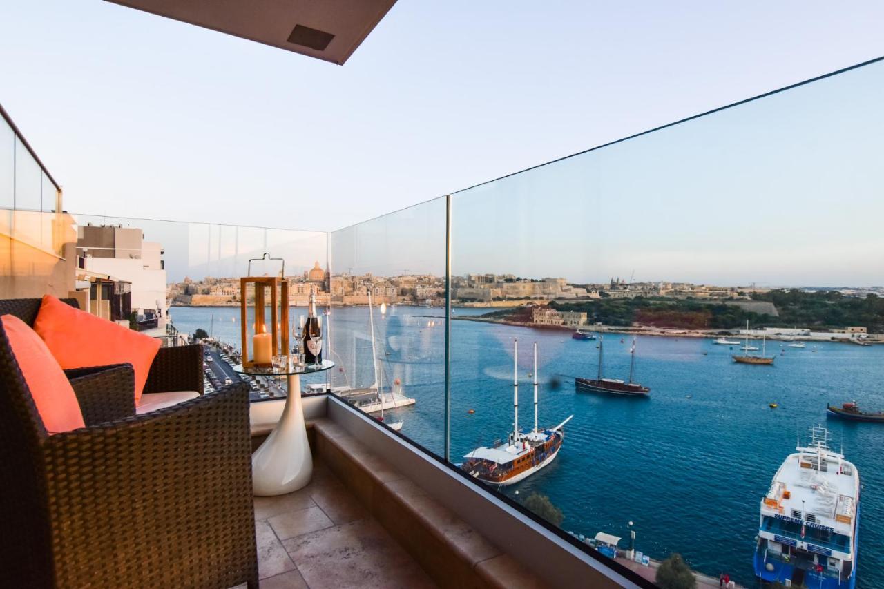 Unique Seafront Triplex Penthouse With Panoramic Bedroom & Rooftop Jacuzzi Overlooking Valletta Sliema Exteriör bild