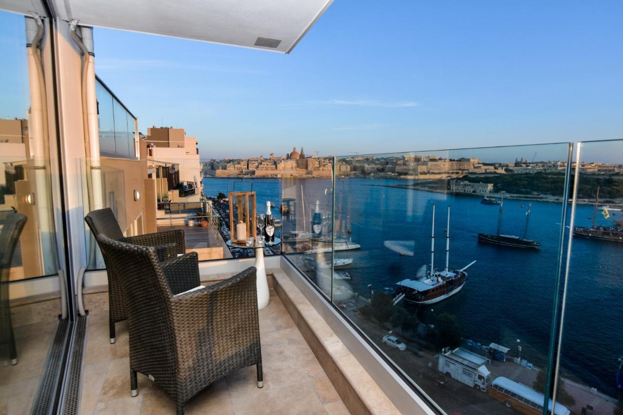 Unique Seafront Triplex Penthouse With Panoramic Bedroom & Rooftop Jacuzzi Overlooking Valletta Sliema Exteriör bild