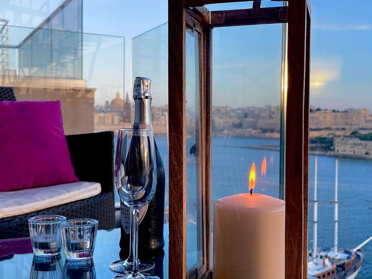 Unique Seafront Triplex Penthouse With Panoramic Bedroom & Rooftop Jacuzzi Overlooking Valletta Sliema Exteriör bild