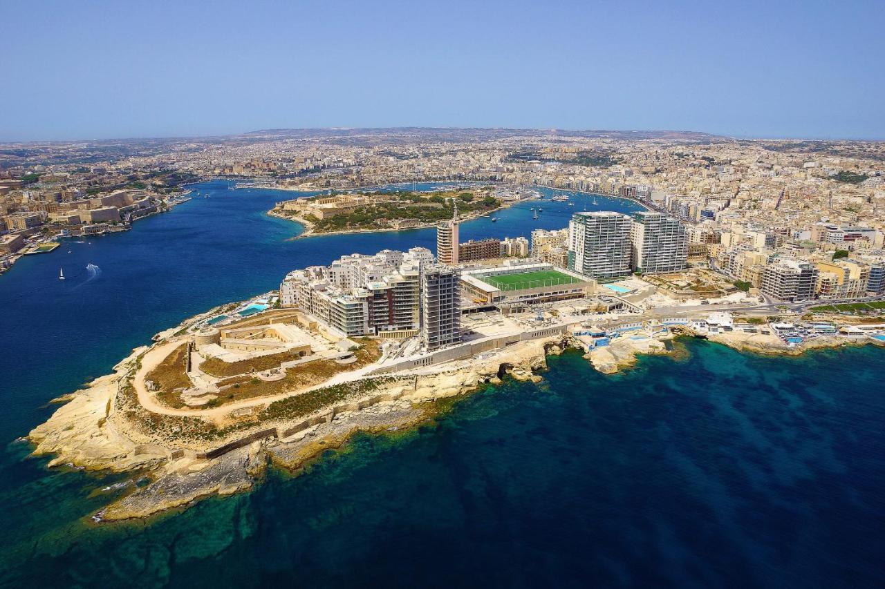 Unique Seafront Triplex Penthouse With Panoramic Bedroom & Rooftop Jacuzzi Overlooking Valletta Sliema Exteriör bild